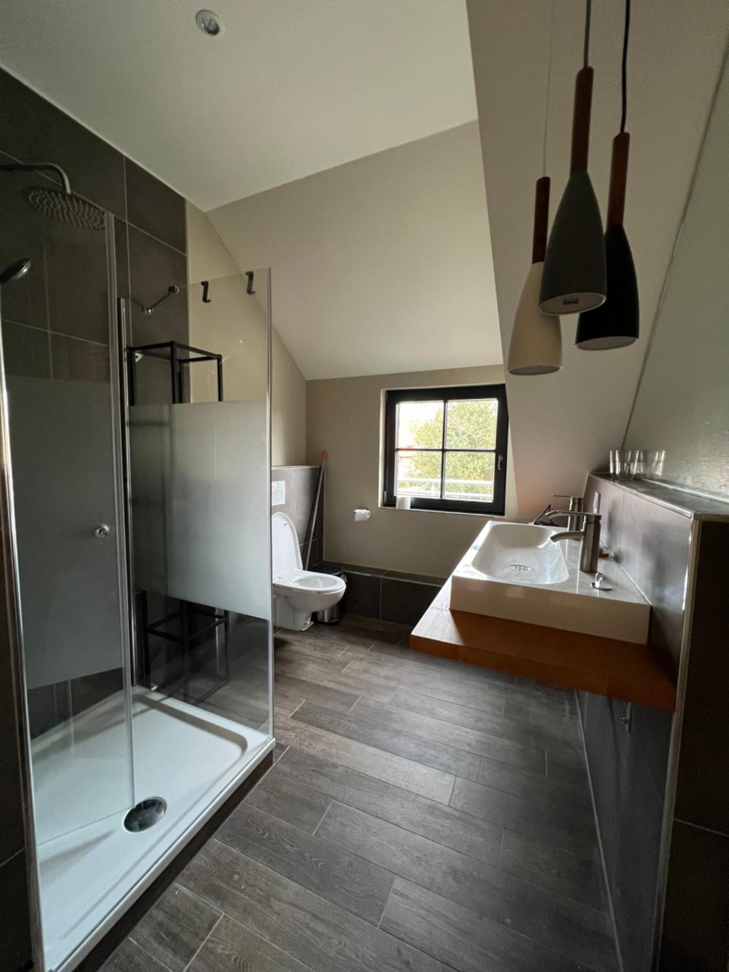 Luxus Lindenhof Apartments -Ferienwohnungen In Friesland An Der Nordsee Am Naturschutzgebiet Urwald Neuenburg  Phòng bức ảnh